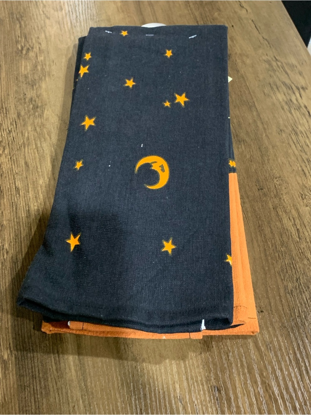 Set of 2 Johanna Parker Halloween Kitchen Towels NWT - Picture 2 of 3